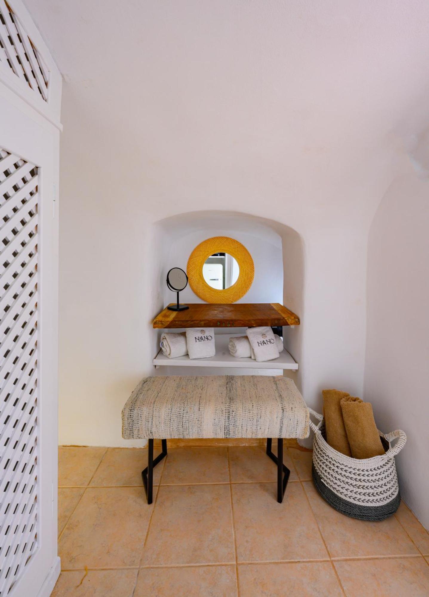 Nano Oia Villas Room photo